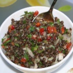 Belugalinsen-Avocadocreme-Salat